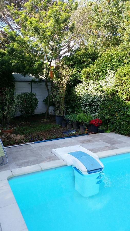 Studio Charmant Et Calme Villeneuve Les Avignon Entree Et Cour Independantes Climatisation Piscine Parking Екстер'єр фото